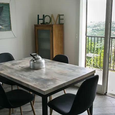 Apartament Oltrealmare